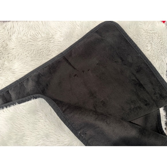 Paw.com Pup Protector Cool Comfort Waterproof Throw Blanket - Grey 50Wx 60L - Picture 3 of 4